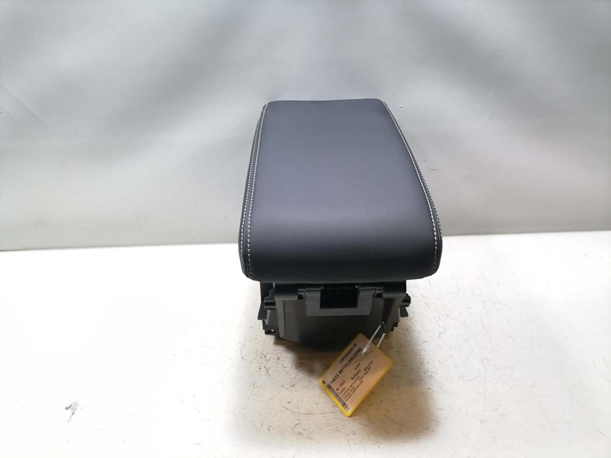 Mitsubishi Eclipse Cross original Mittelarlehen vorn Leder Schwarz Bj.2023